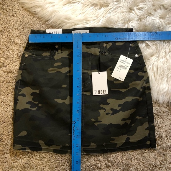 Tinsel camo mini skirt. Size 27. NWT - Picture 2 of 3